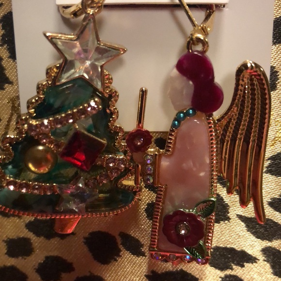 NWT Beautiful Betsey Johnson Sparkly Rhinestone Christmas Holy Night Earrings - Picture 8 of 8